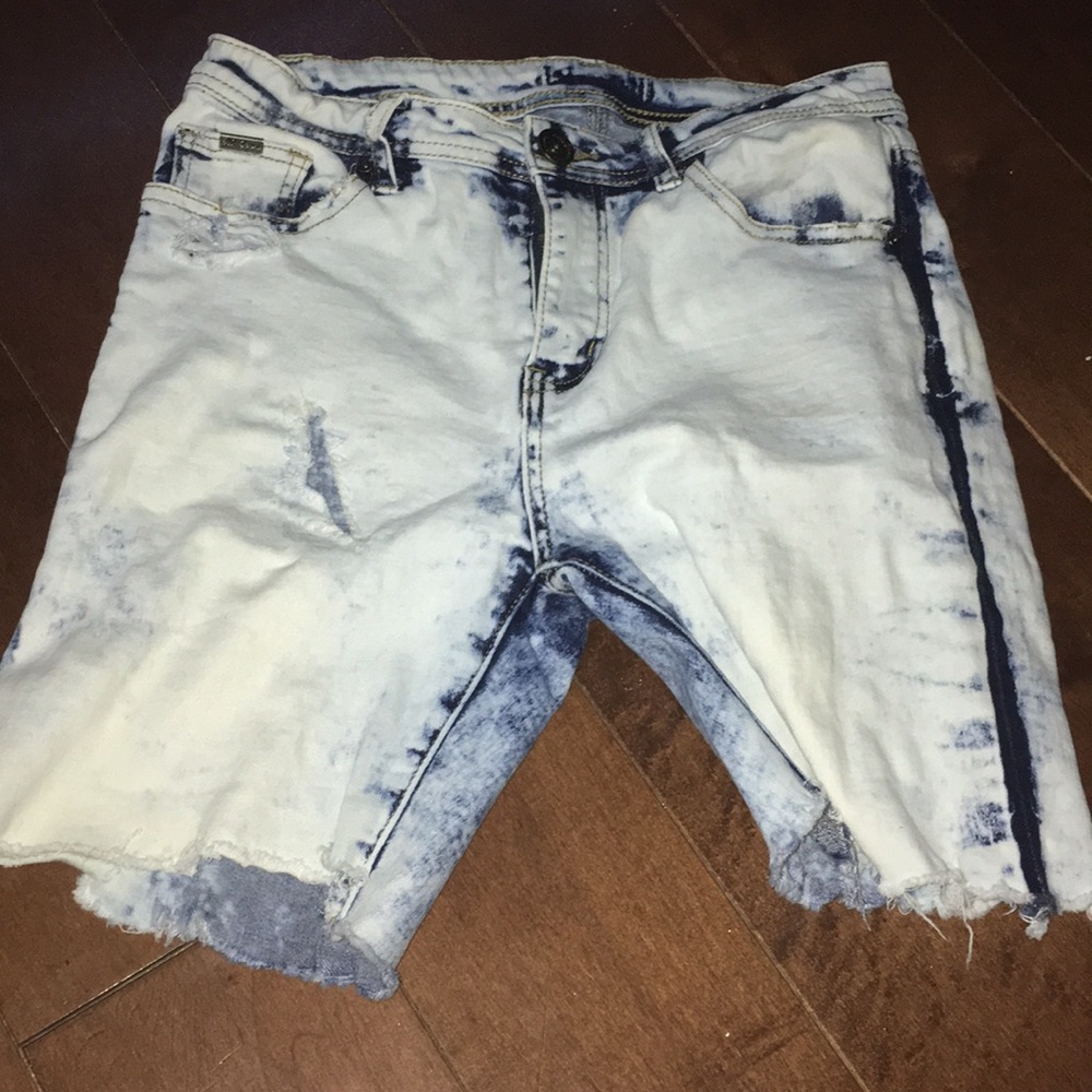 Acid washed jeans shorts